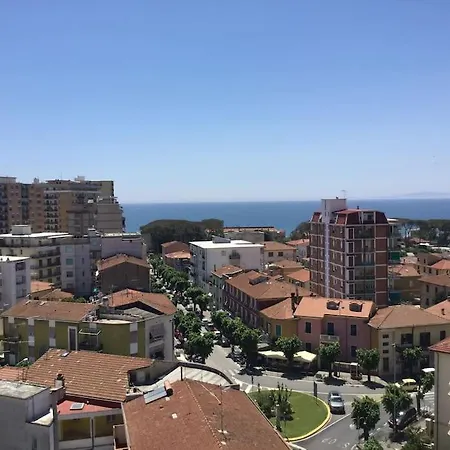Follonica/toscana:vista Mare In Pieno Centro/6pers * Фоллоника